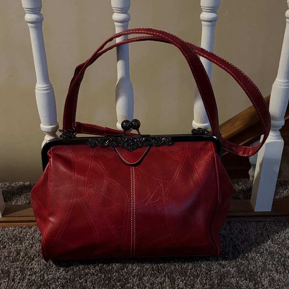 Elegant Red Kisslock Handbag